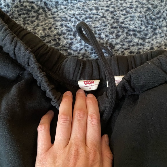 Levi’s black sweatpants - Picture 3 of 3